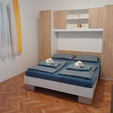 Apartman Larus Starigrad Paklenica Exterior foto