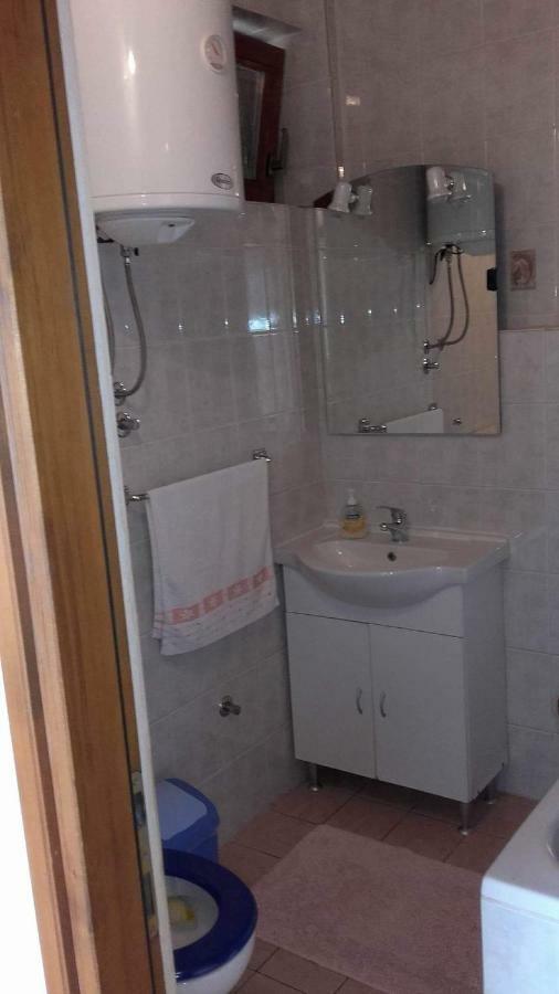 Apartman Larus Starigrad Paklenica Exterior foto