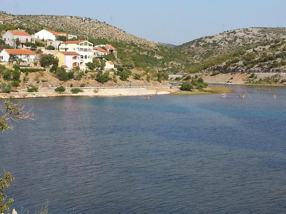 Apartman Larus Starigrad Paklenica Exterior foto
